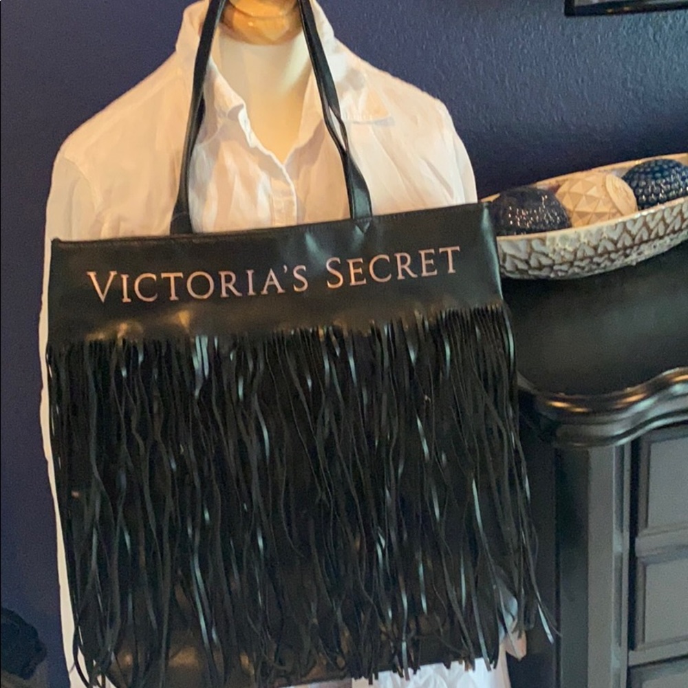Fringe black tote